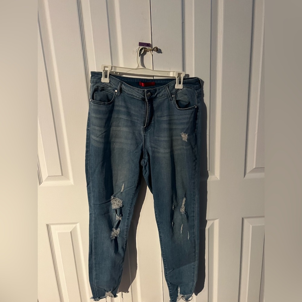 Jennifer Lopez Skinny Ankle Distressed Jeans